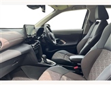 Toyota Yaris Image 2