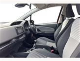 Toyota Yaris Image 2