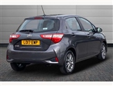 Toyota Yaris Image 2