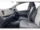 Toyota Yaris Image 2