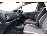 Toyota Yaris Image 2
