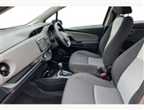 Toyota Yaris Image 2