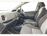 Toyota Yaris Image 2