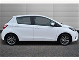 Toyota Yaris Image 6