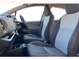Toyota Yaris Image 2