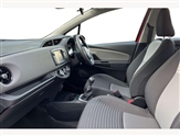 Toyota Yaris Image 2