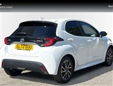 Toyota Yaris Image 2