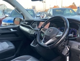 Volkswagen Caravelle Image 6