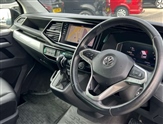 Volkswagen Caravelle Image 6