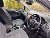 Volkswagen Golf Image 2