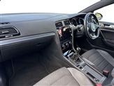 Volkswagen Golf Image 2