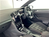 Volkswagen Golf Image 2