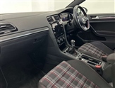 Volkswagen Golf Image 2