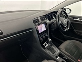 Volkswagen Golf Image 2