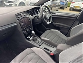 Volkswagen Golf Image 2