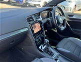 Volkswagen Golf Image 2