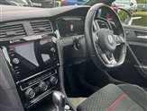 Volkswagen Golf Image 2
