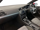 Volkswagen Golf Image 2