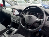 Volkswagen Golf Image 6