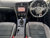 Volkswagen Golf Image 2