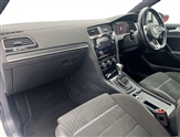 Volkswagen Golf Image 2