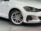 Volkswagen Golf Image 2