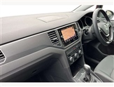 Volkswagen Golf Image 2