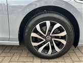 Volkswagen Golf Image 5