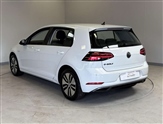 Volkswagen Golf Image 4