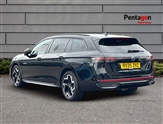 Volkswagen Passat Image 2