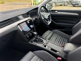 Volkswagen Passat Image 2
