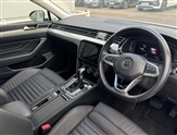 Volkswagen Passat Image 6