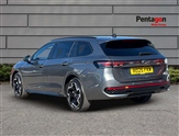 Volkswagen Passat Image 2