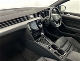 Volkswagen Passat Image 2