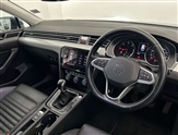 Volkswagen Passat Image 6