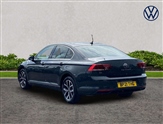 Volkswagen Passat Image 2