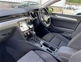 Volkswagen Passat Image 2