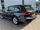 Volkswagen Passat Image 3