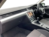 Volkswagen Passat Image 2