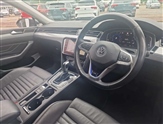 Volkswagen Passat Image 6
