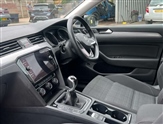 Volkswagen Passat Image 2