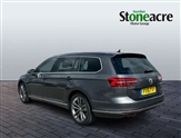 Volkswagen Passat Image 6