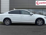 Volkswagen Passat Image 2