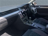 Volkswagen Passat Image 2