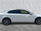 Volkswagen Passat Image 4