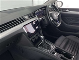 Volkswagen Passat Image 2