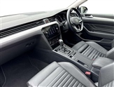 Volkswagen Passat Image 2