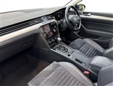 Volkswagen Passat Image 2