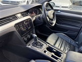 Volkswagen Passat Image 2