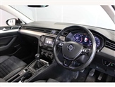 Volkswagen Passat Image 6